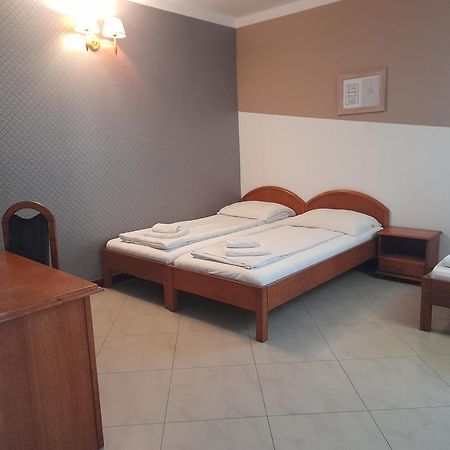 Perla Motel Leszno  Exterior photo