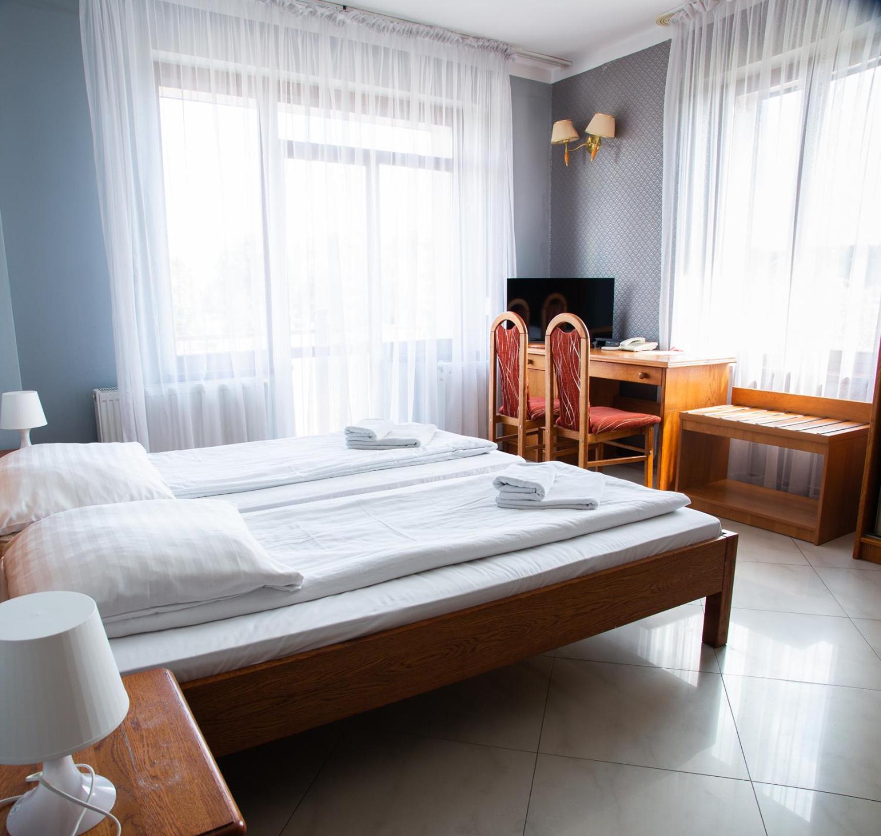 Perla Motel Leszno  Exterior photo